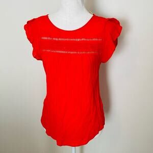 E & M Crepe Top